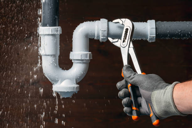 Professional Gas Line Repair technician working in Bunker Hill, IL